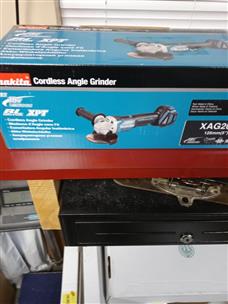 Xag20z makita deals